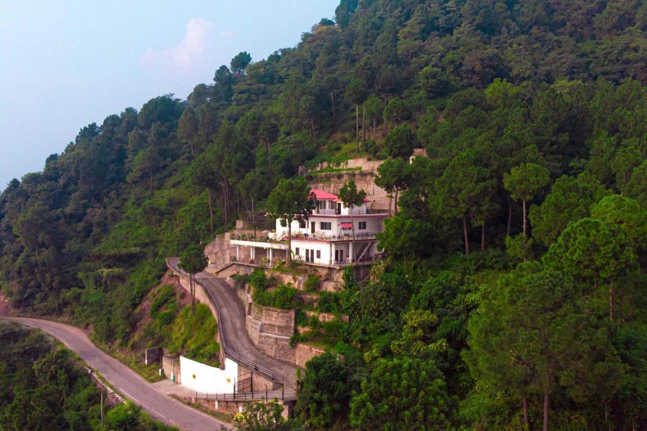 Villa Woodside Meadows By Veo - Part Of Stayvista 卡绍利 外观 照片