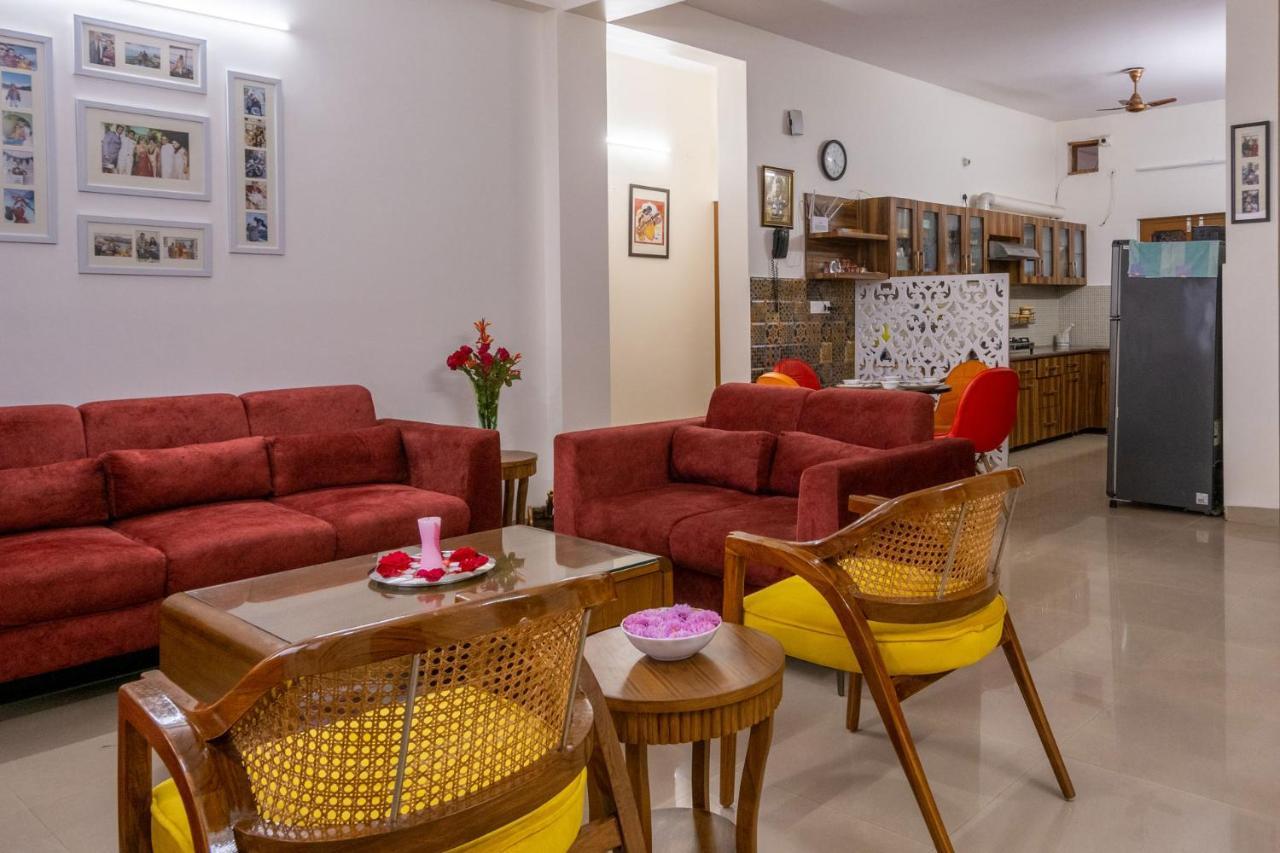 Villa Woodside Meadows By Veo - Part Of Stayvista 卡绍利 外观 照片